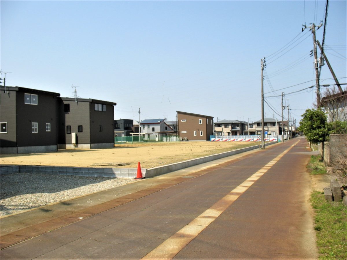 "三条市諏訪1丁目分譲地全28区画" class="ofi"